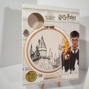 Harry Potter Hogwarts School Embroidery Kit New 10 Projects Wizarding World